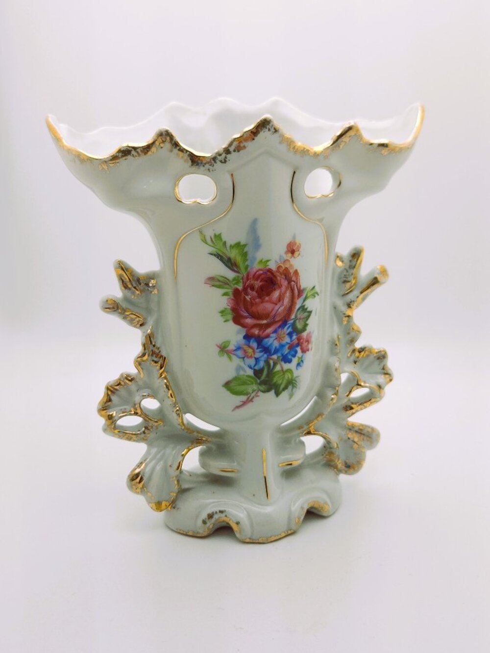 Vintage Rococo Porcelain Floral Vase Gold Gilt Openwork Scalloped Mantel 7"